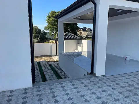 Satılır 5 otaqlı həyət evi 210 m²
