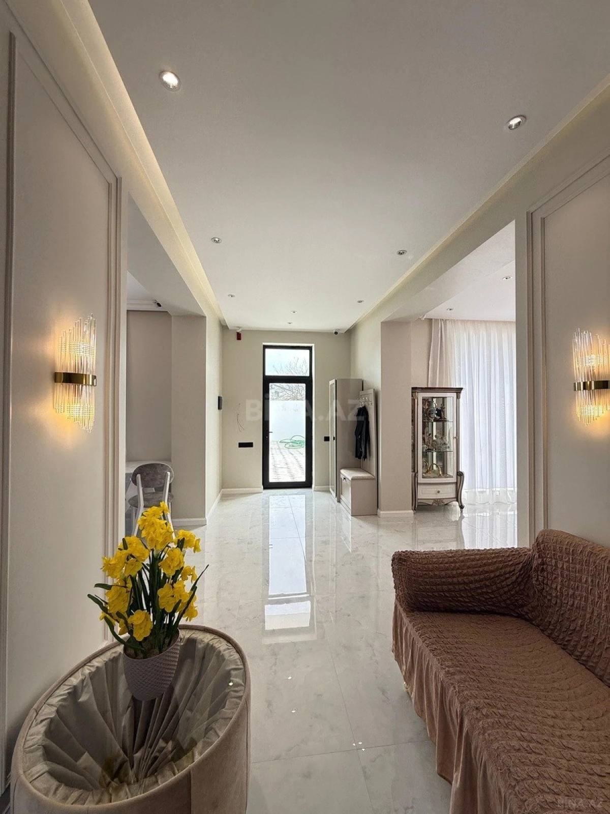 Satılır 5 otaqlı həyət evi 210 m²