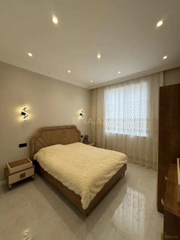 Satılır 5 otaqlı həyət evi 210 m²