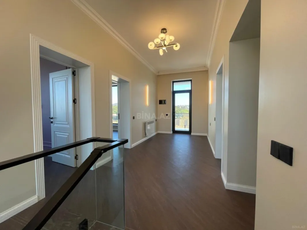 Satılır 5 otaqlı həyət evi 210 m²