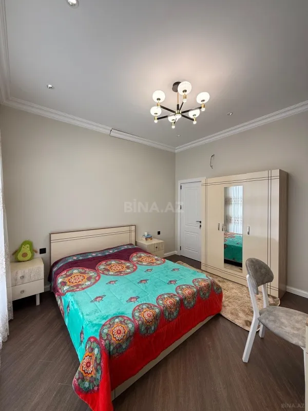 Satılır 5 otaqlı həyət evi 210 m²