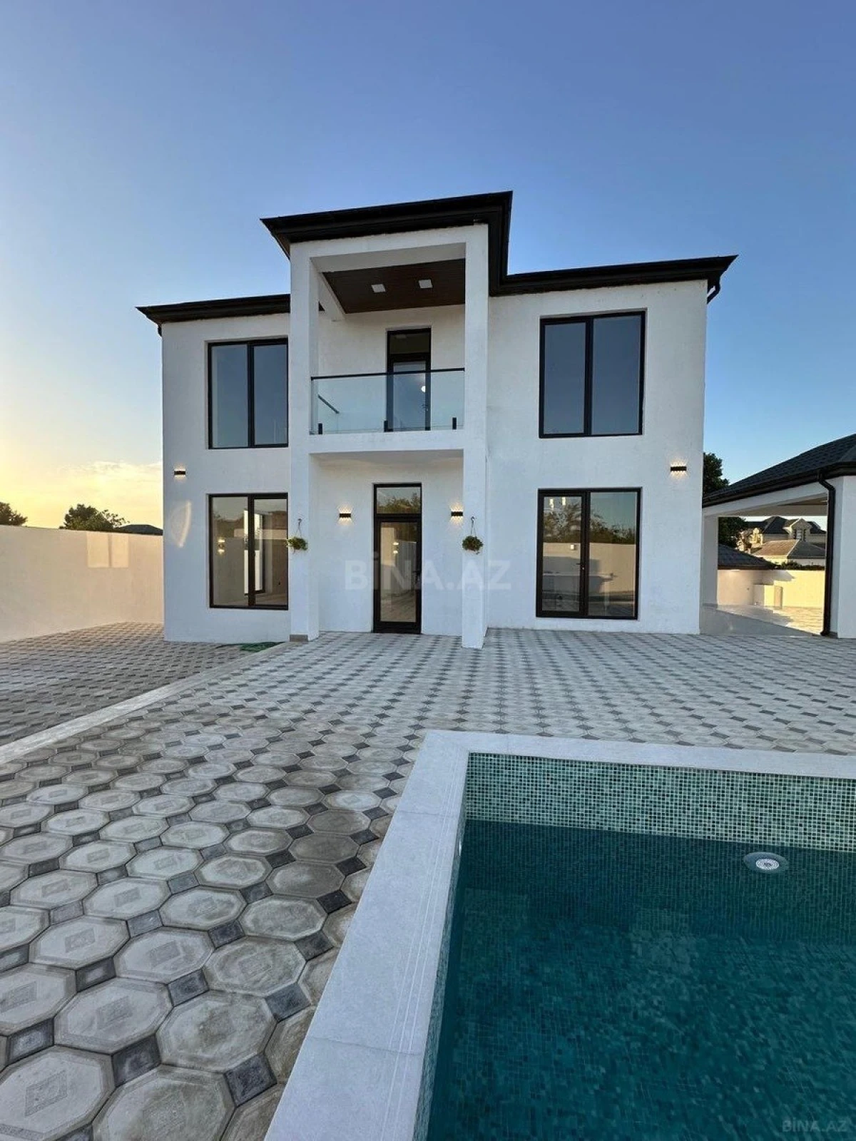 Satılır 5 otaqlı həyət evi 210 m²