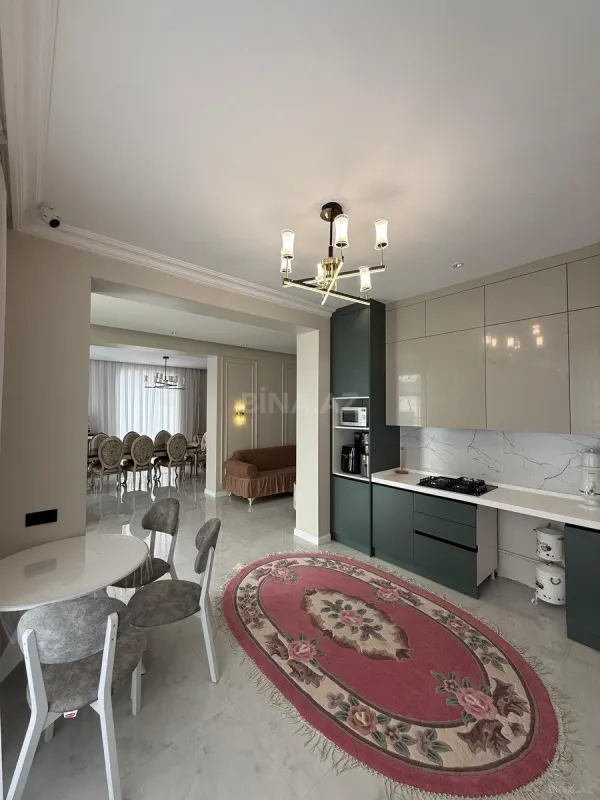 Satılır 5 otaqlı həyət evi 210 m²