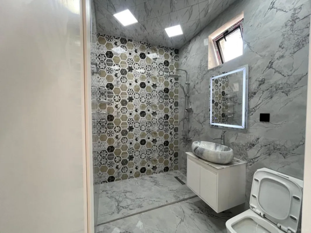 Satılır 5 otaqlı həyət evi 210 m²