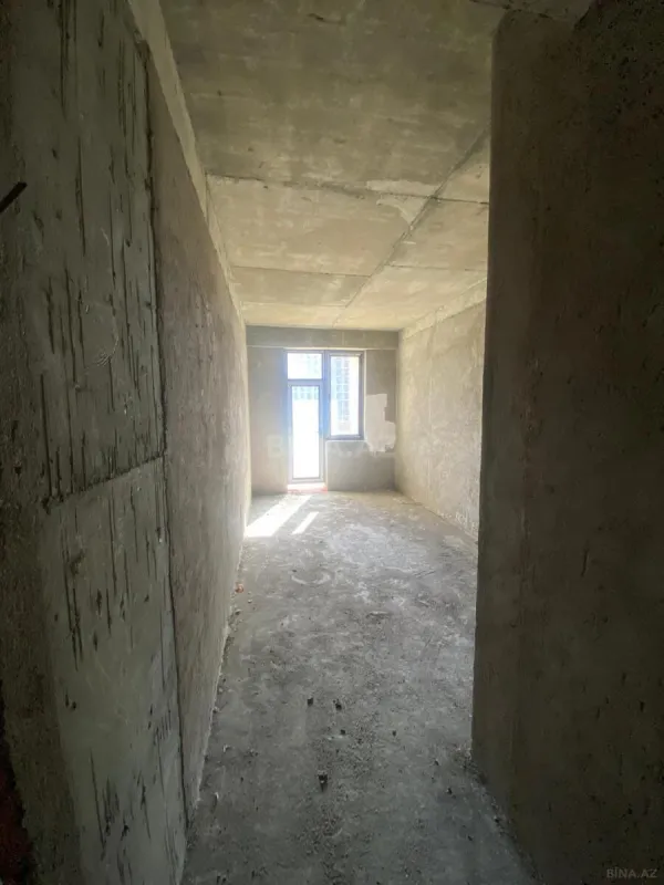 Satılır 4 otaqlı mənzil 172 m²