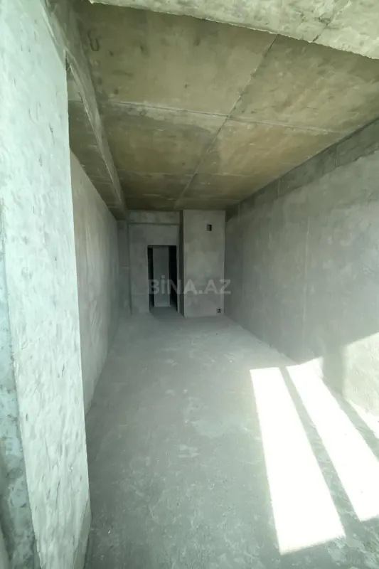 Satılır 4 otaqlı mənzil 172 m²