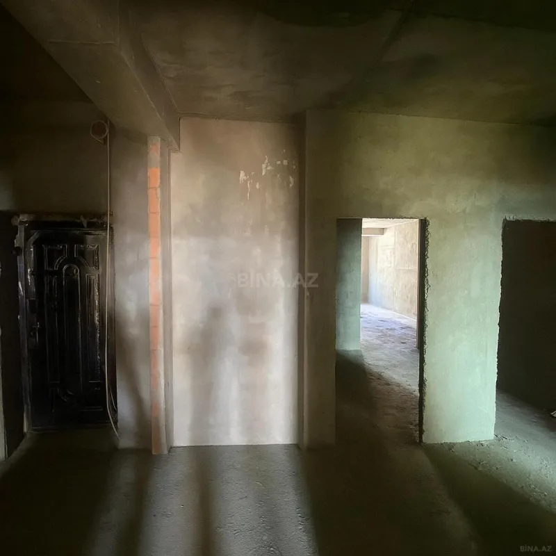 Satılır 4 otaqlı mənzil 172 m²