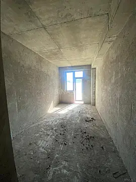 Satılır 4 otaqlı mənzil 172 m²