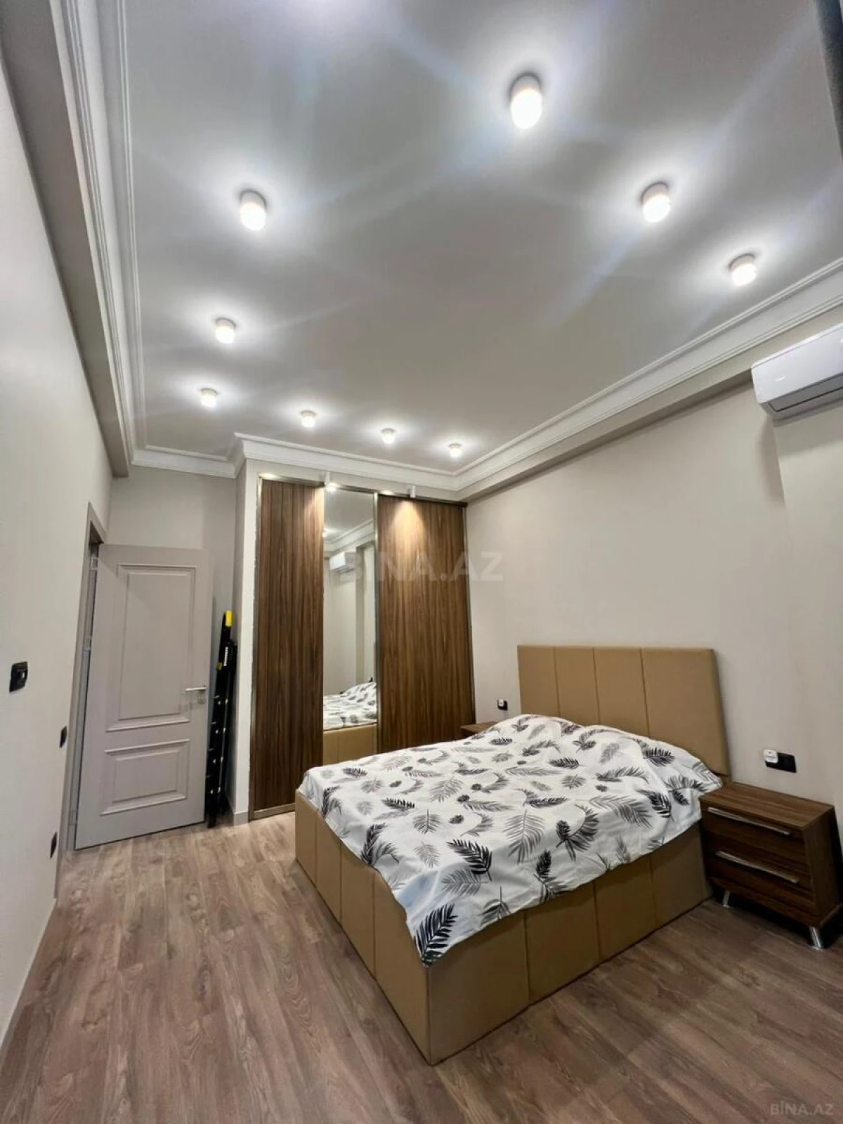 Kirayə verilir 2 otaqlı mənzil 71 m²