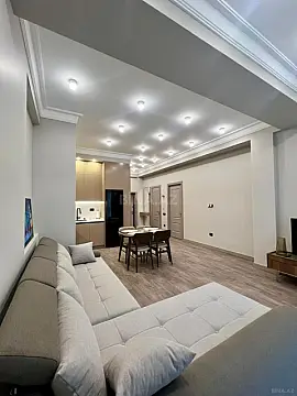Kirayə verilir 2 otaqlı mənzil 71 m²