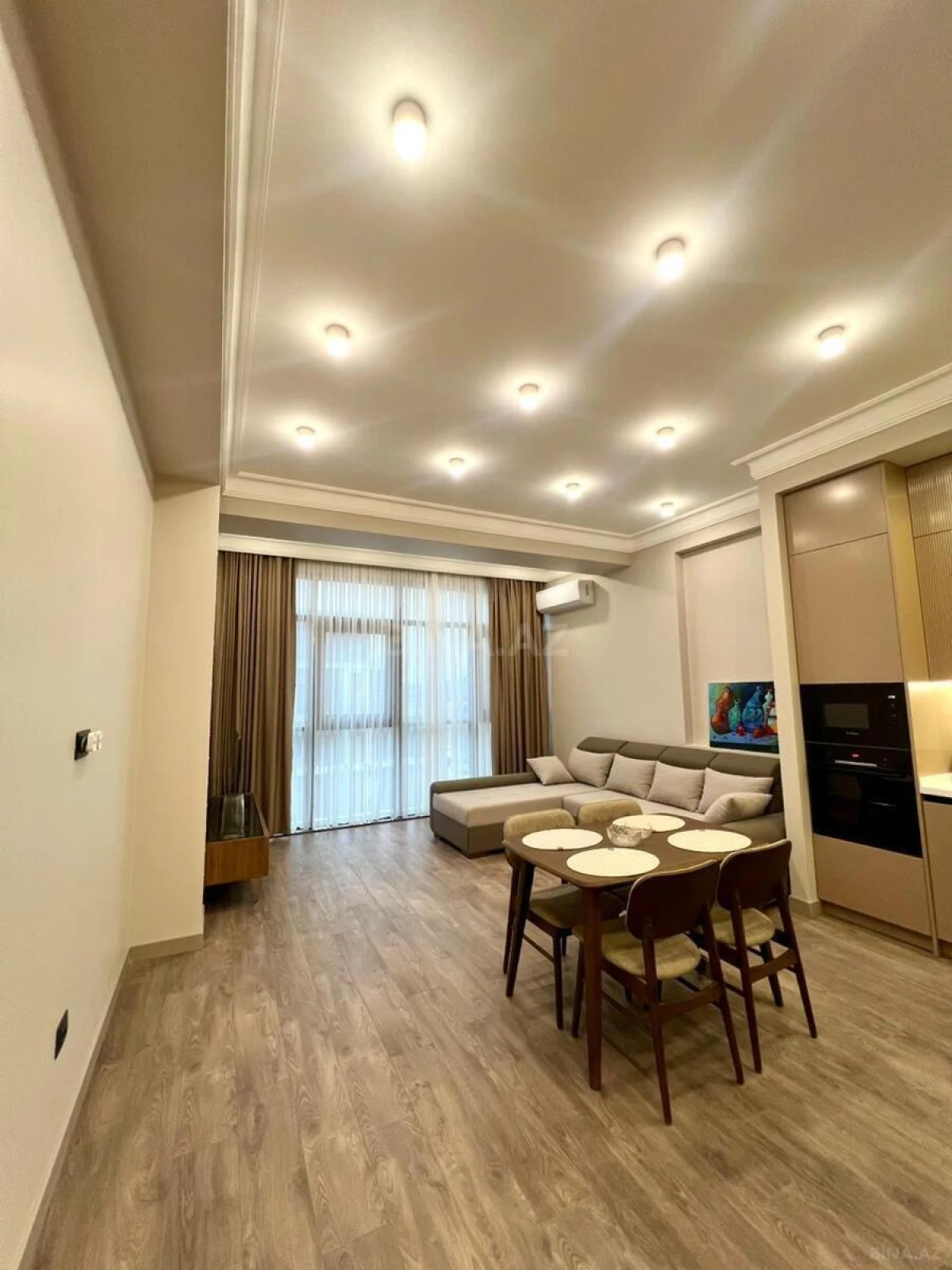 Kirayə verilir 2 otaqlı mənzil 71 m²