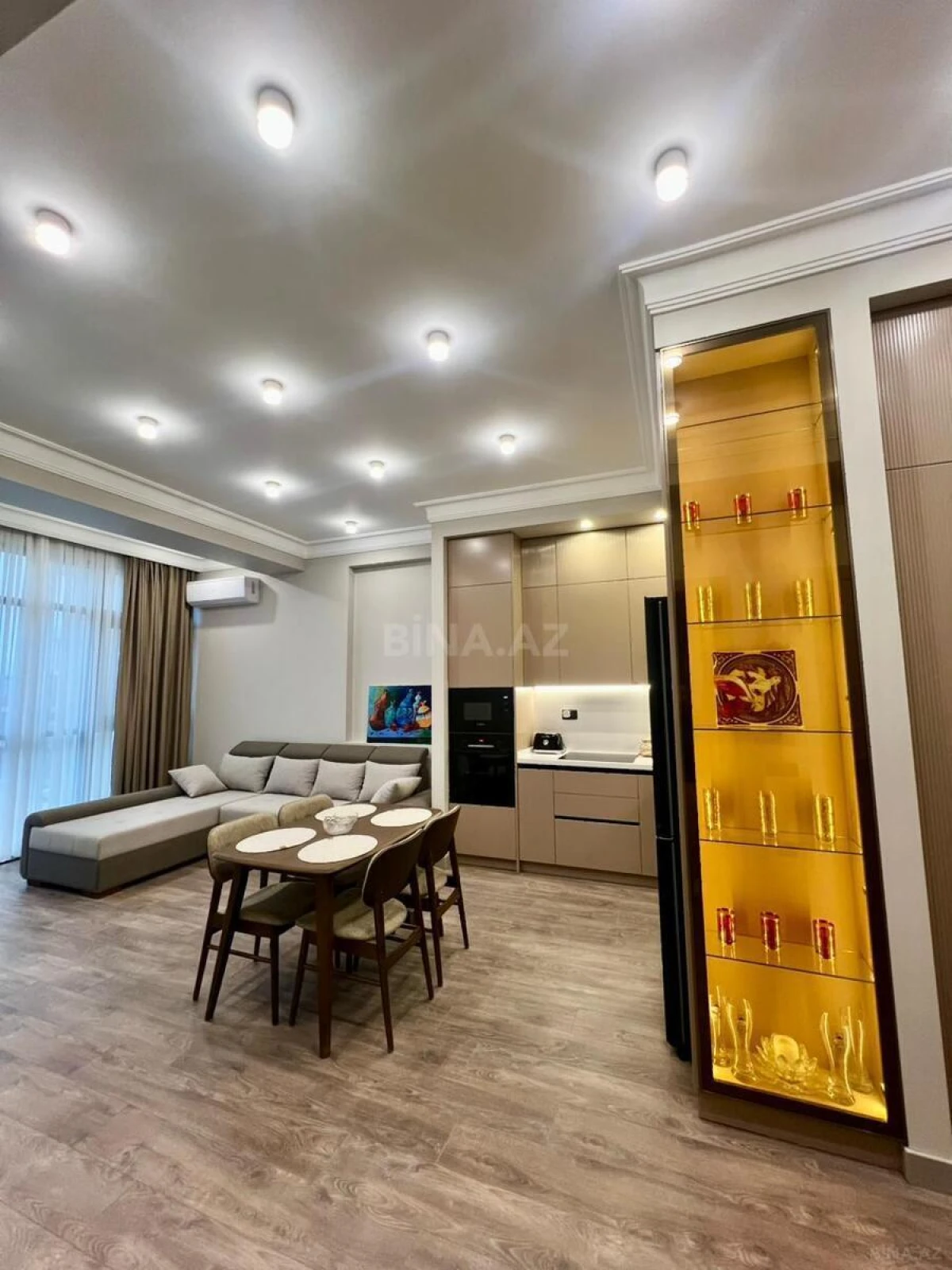 Kirayə verilir 2 otaqlı mənzil 71 m²