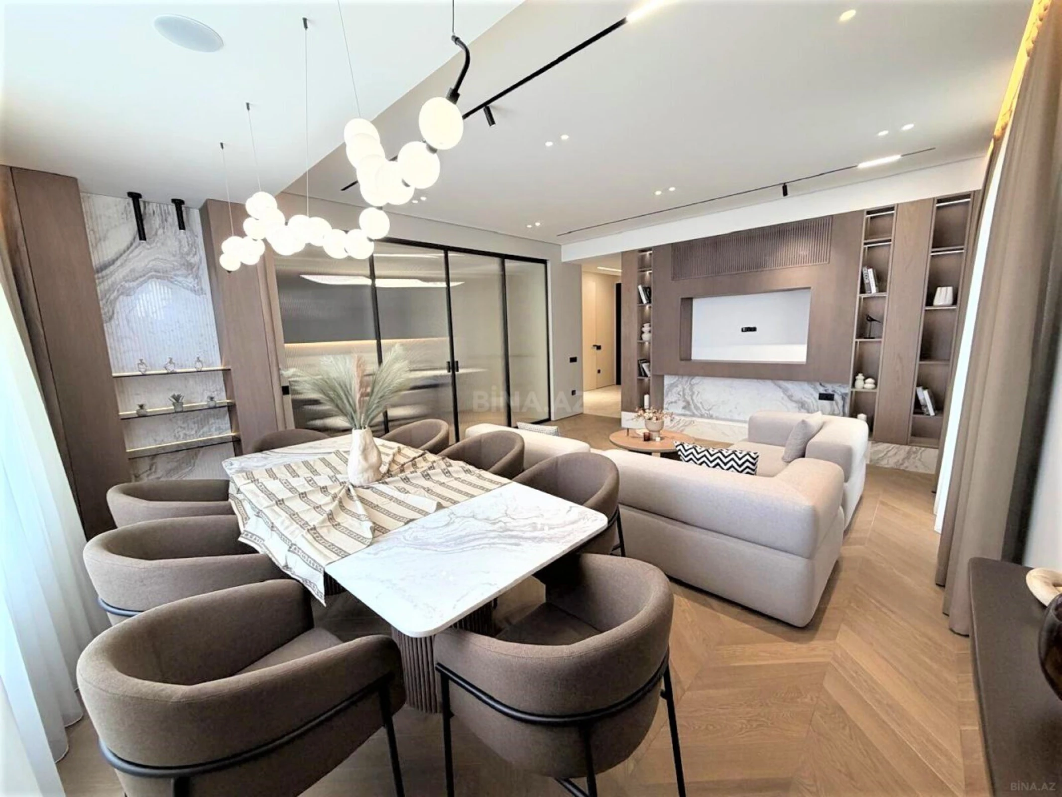 Kirayə verilir 3 otaqlı mənzil 150 m²