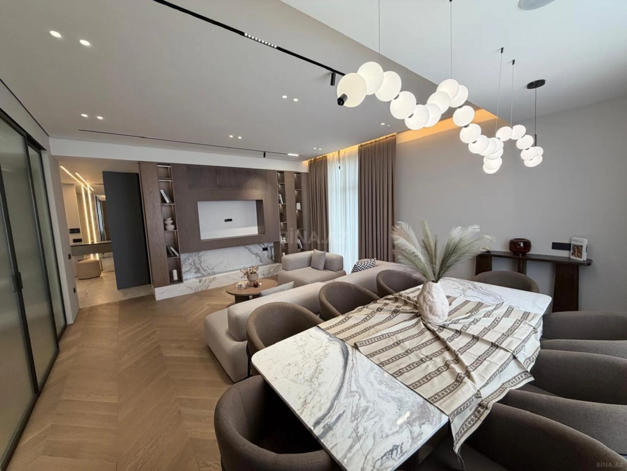 Kirayə verilir 3 otaqlı mənzil 150 m²