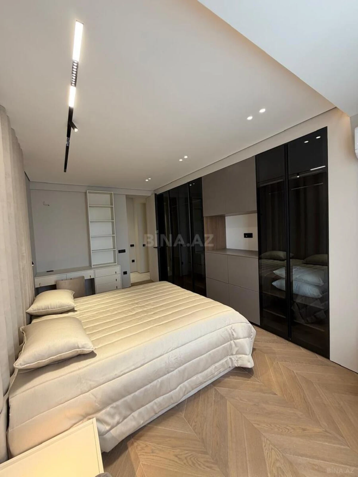 Kirayə verilir 3 otaqlı mənzil 150 m²