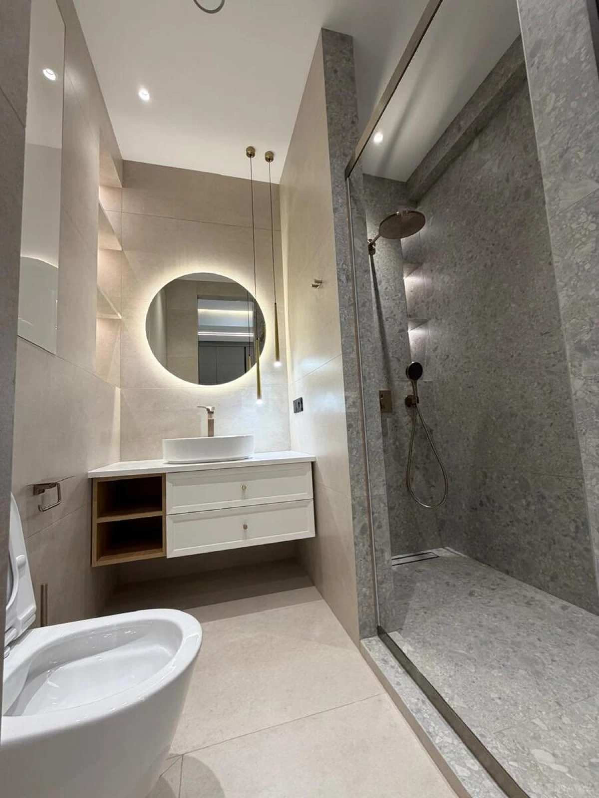 Kirayə verilir 3 otaqlı mənzil 150 m²