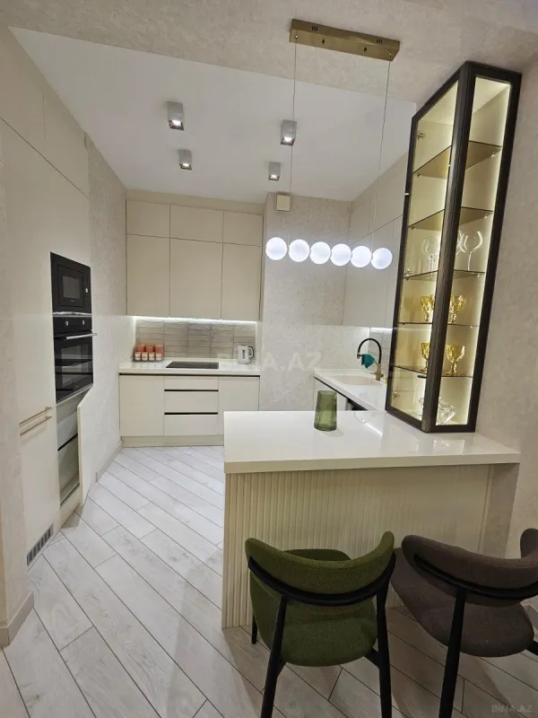 Kirayə verilir 3 otaqlı mənzil 120 m²