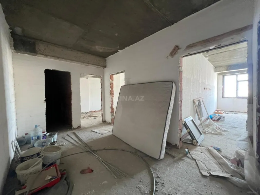 Satılır 3 otaqlı mənzil 117.7 m²