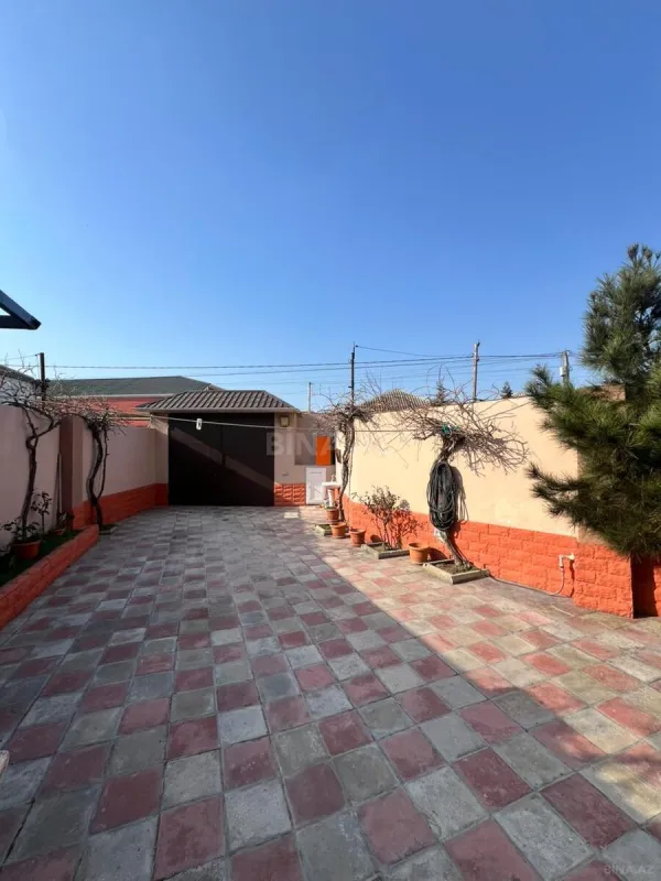 Satılır 7 otaqlı həyət evi 230 m²