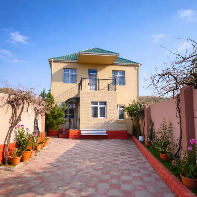 Satılır 7 otaqlı həyət evi 230 m²