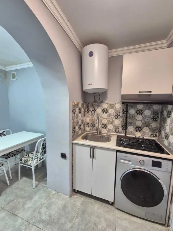 Satılır 1 otaqlı mənzil 35 m²