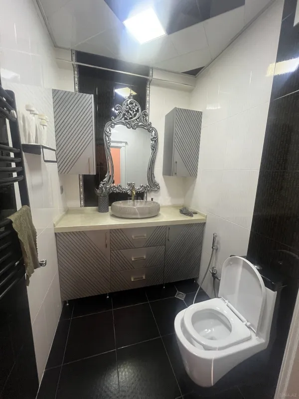 Satılır 3 otaqlı mənzil 112 m²