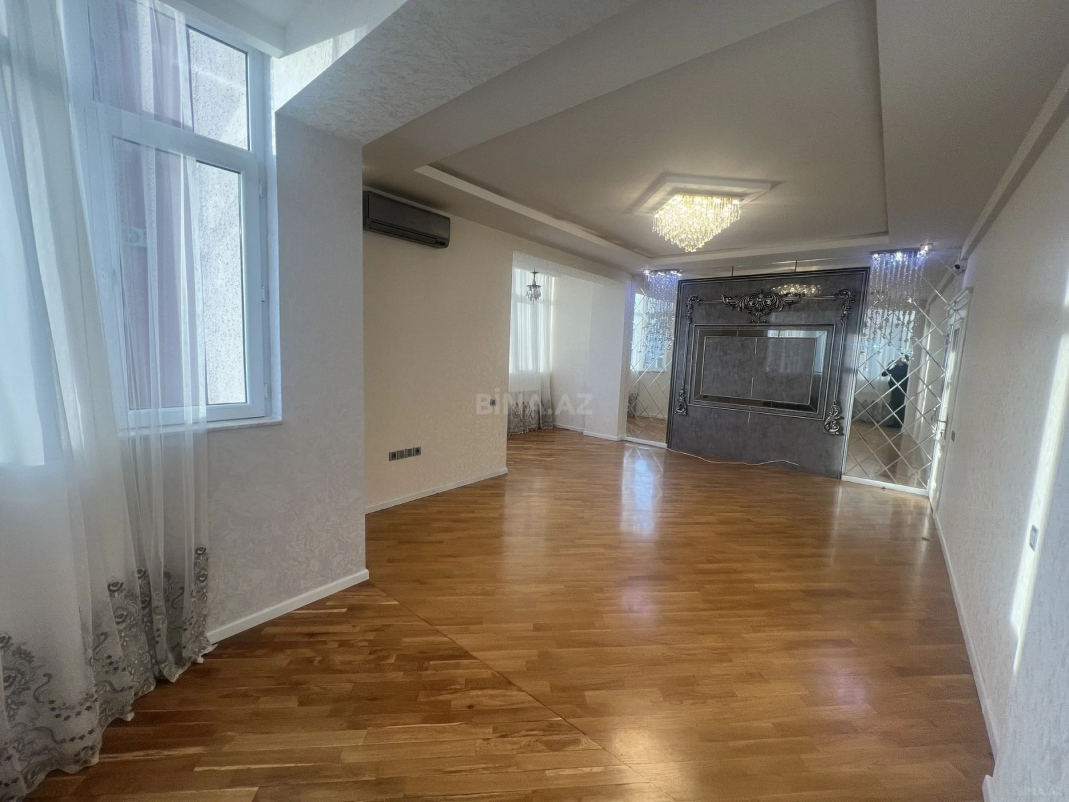 Satılır 3 otaqlı mənzil 112 m²