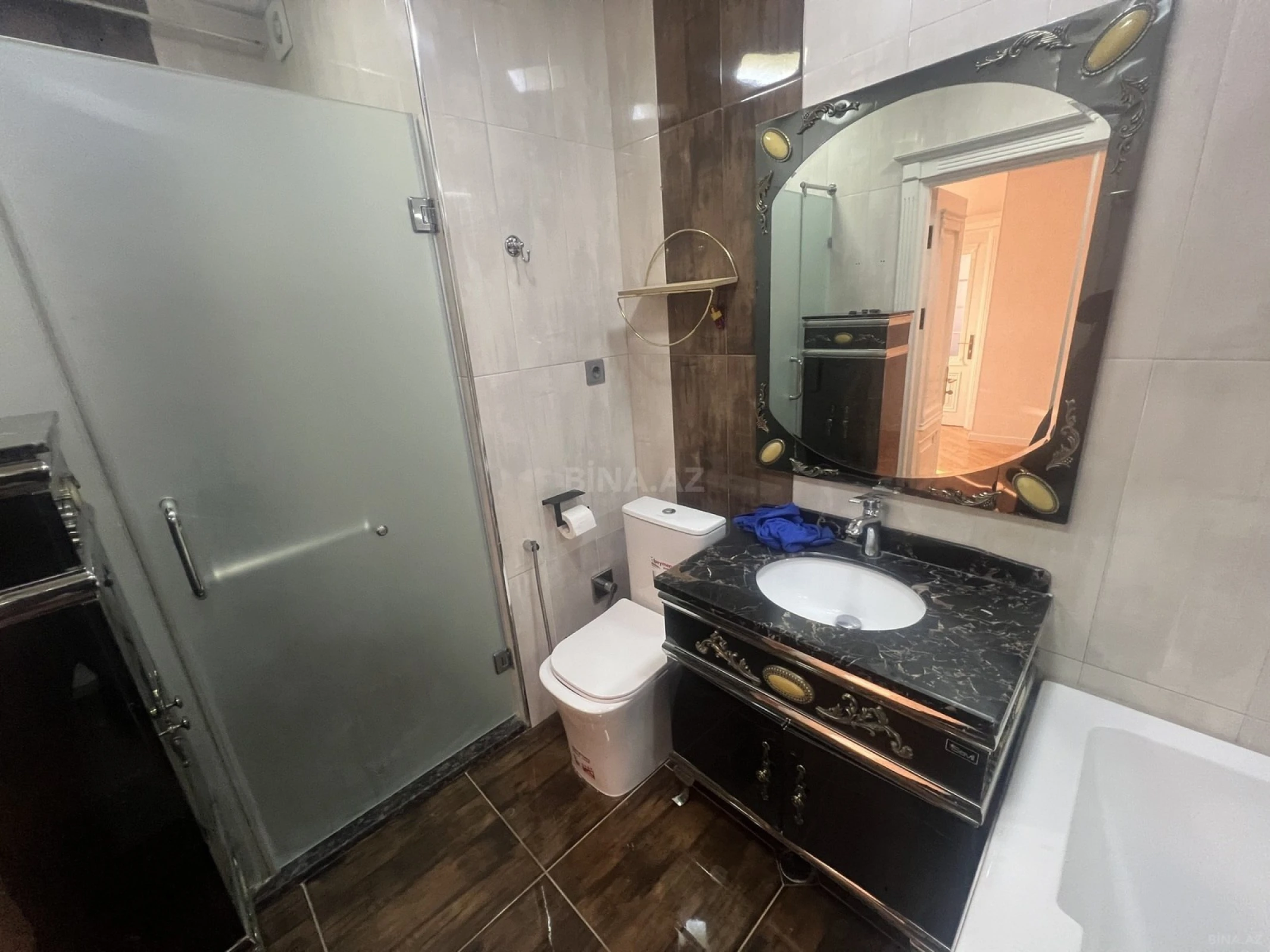 Satılır 3 otaqlı mənzil 112 m²