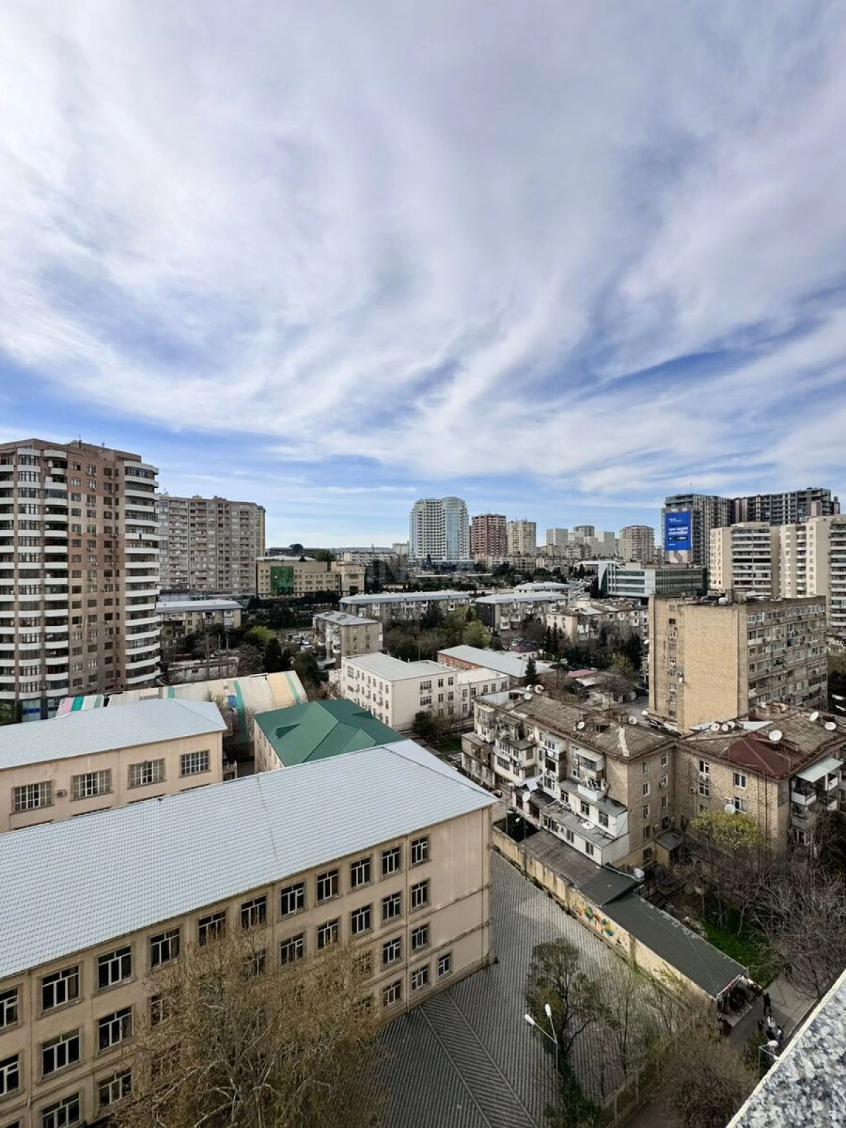 Satılır 2 otaqlı mənzil 110 m²