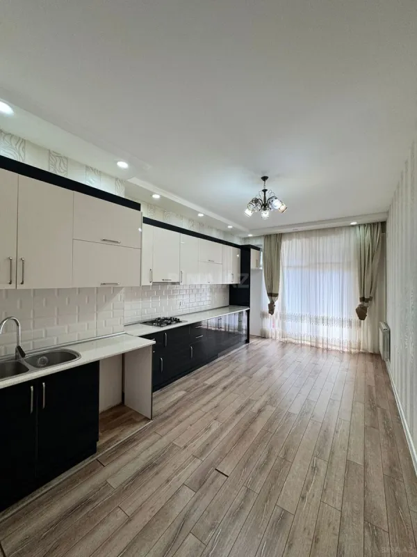 Satılır 2 otaqlı mənzil 110 m²