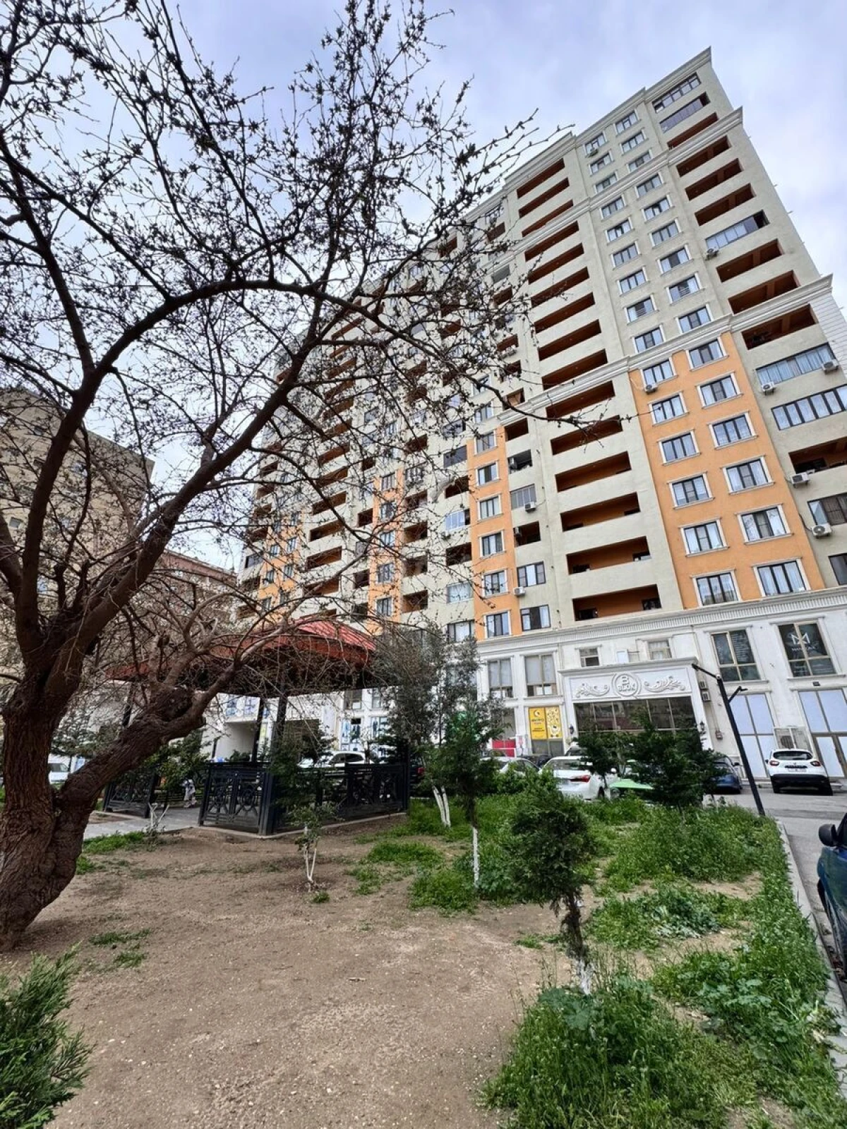 Satılır 2 otaqlı mənzil 110 m²