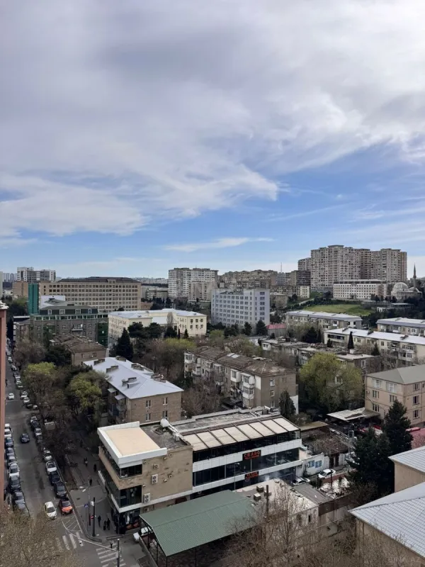 Satılır 2 otaqlı mənzil 110 m²