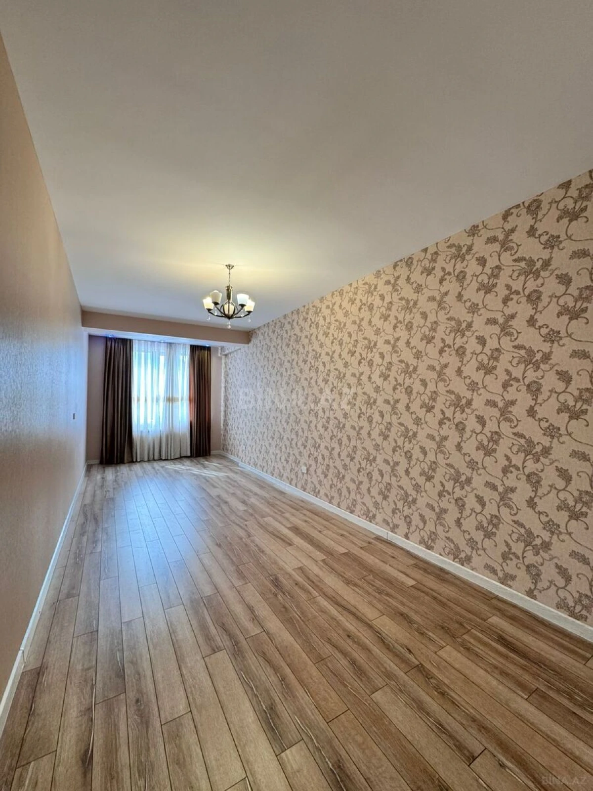 Satılır 2 otaqlı mənzil 110 m²