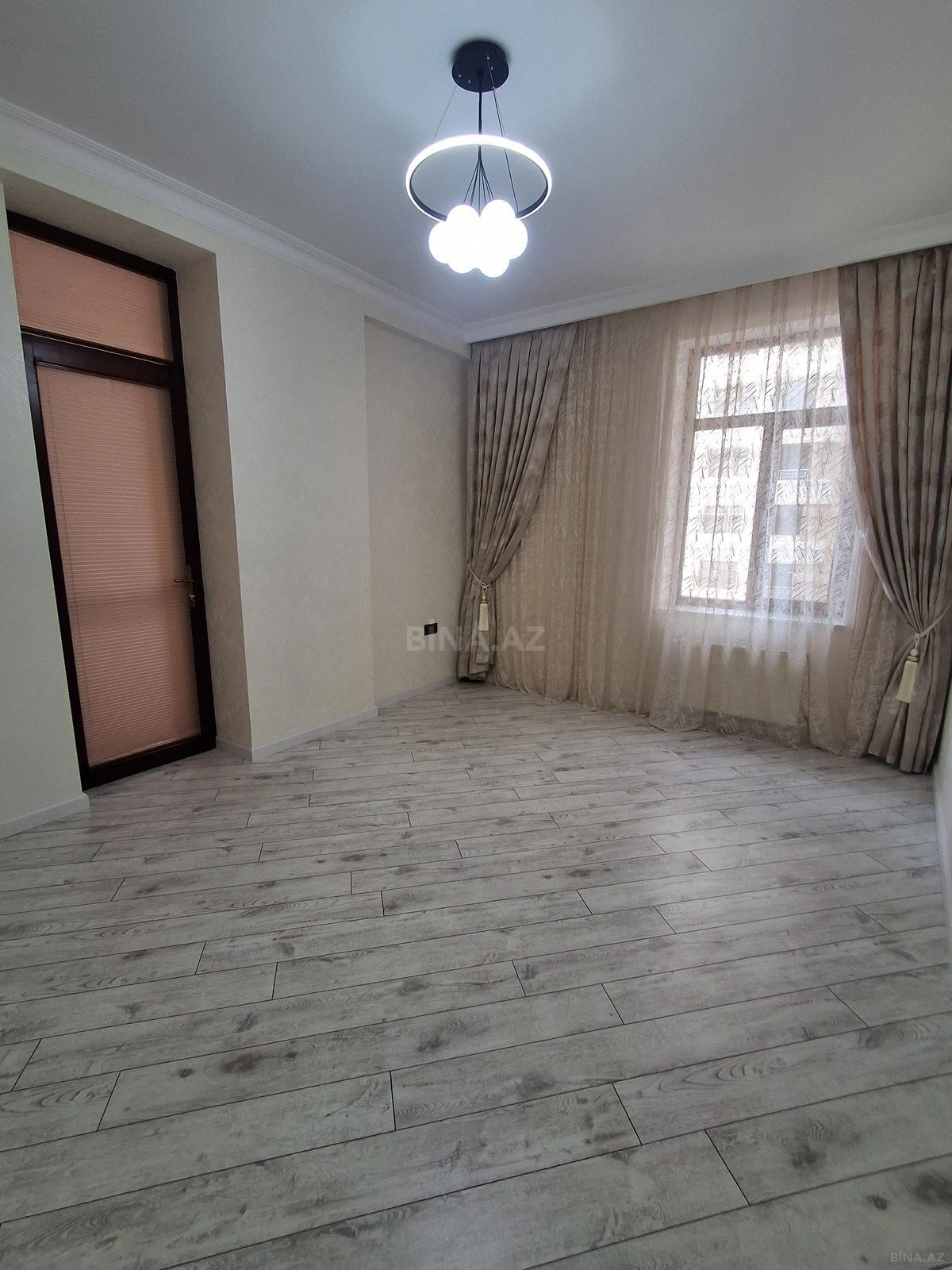 Satılır 3 otaqlı mənzil 95 m²