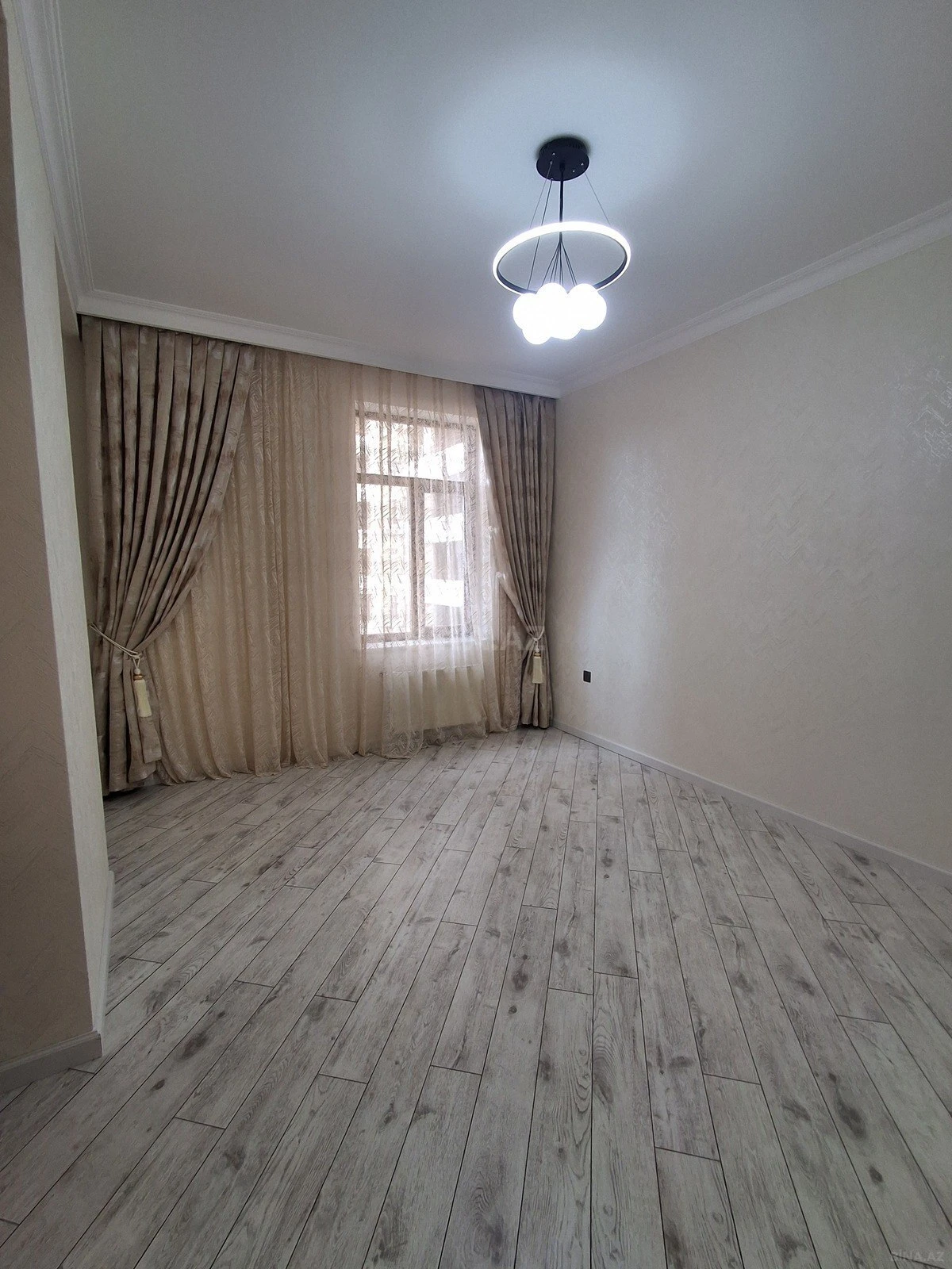 Satılır 3 otaqlı mənzil 95 m²
