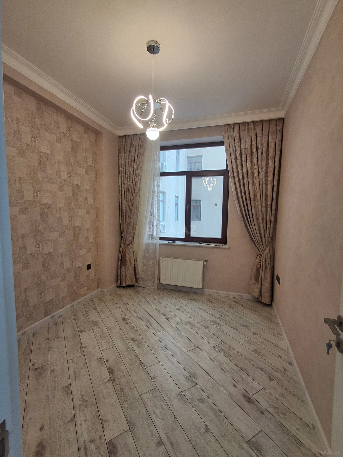 Satılır 3 otaqlı mənzil 95 m²