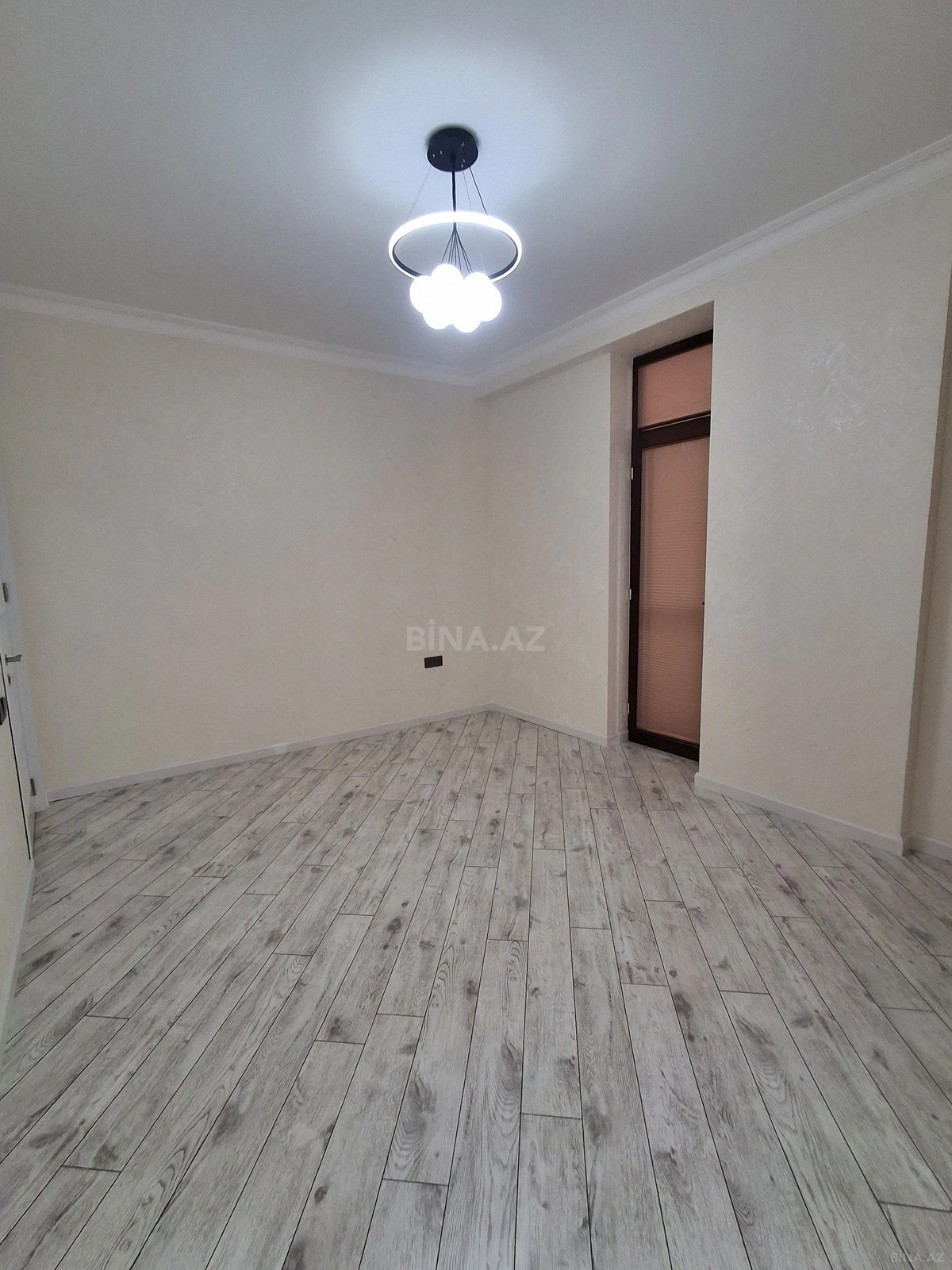 Satılır 3 otaqlı mənzil 95 m²