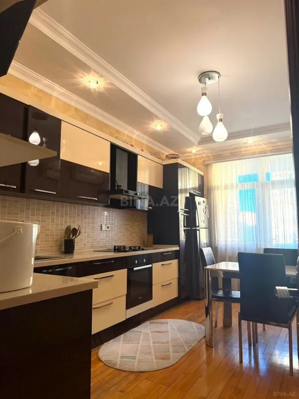 Satılır 3 otaqlı mənzil 120 m²