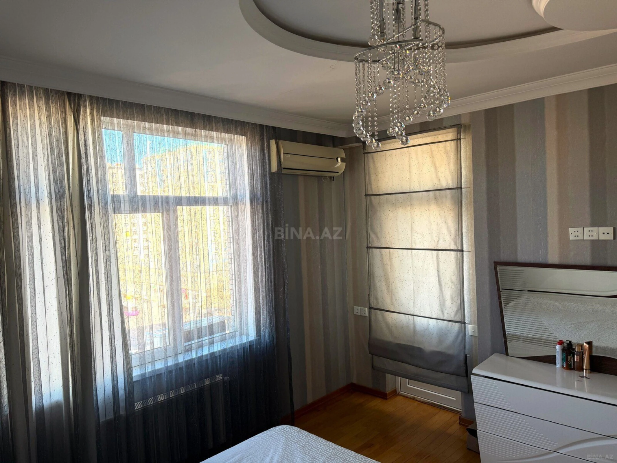 Satılır 3 otaqlı mənzil 120 m²