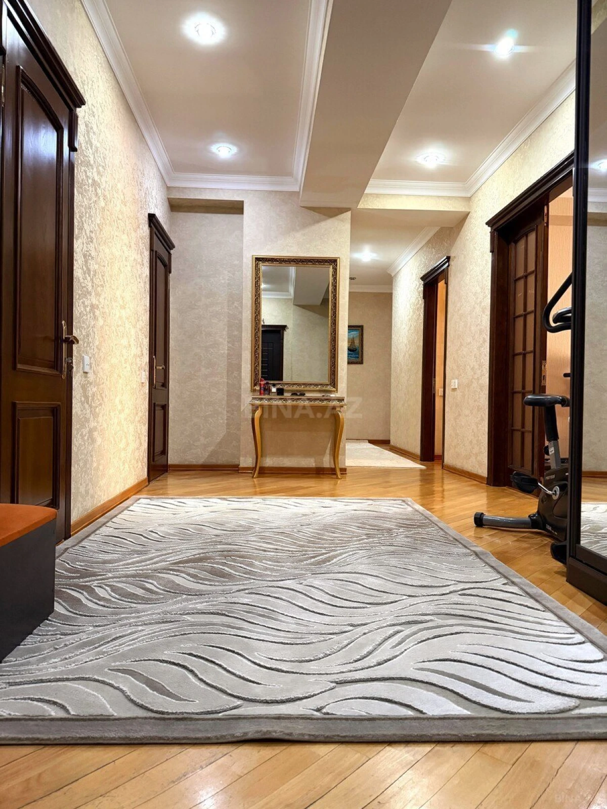 Satılır 3 otaqlı mənzil 120 m²