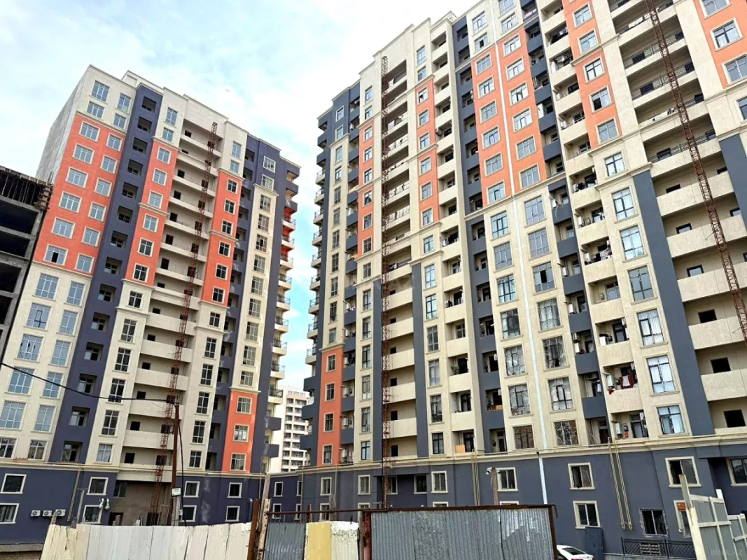 Satılır 2 otaqlı mənzil 63 m²