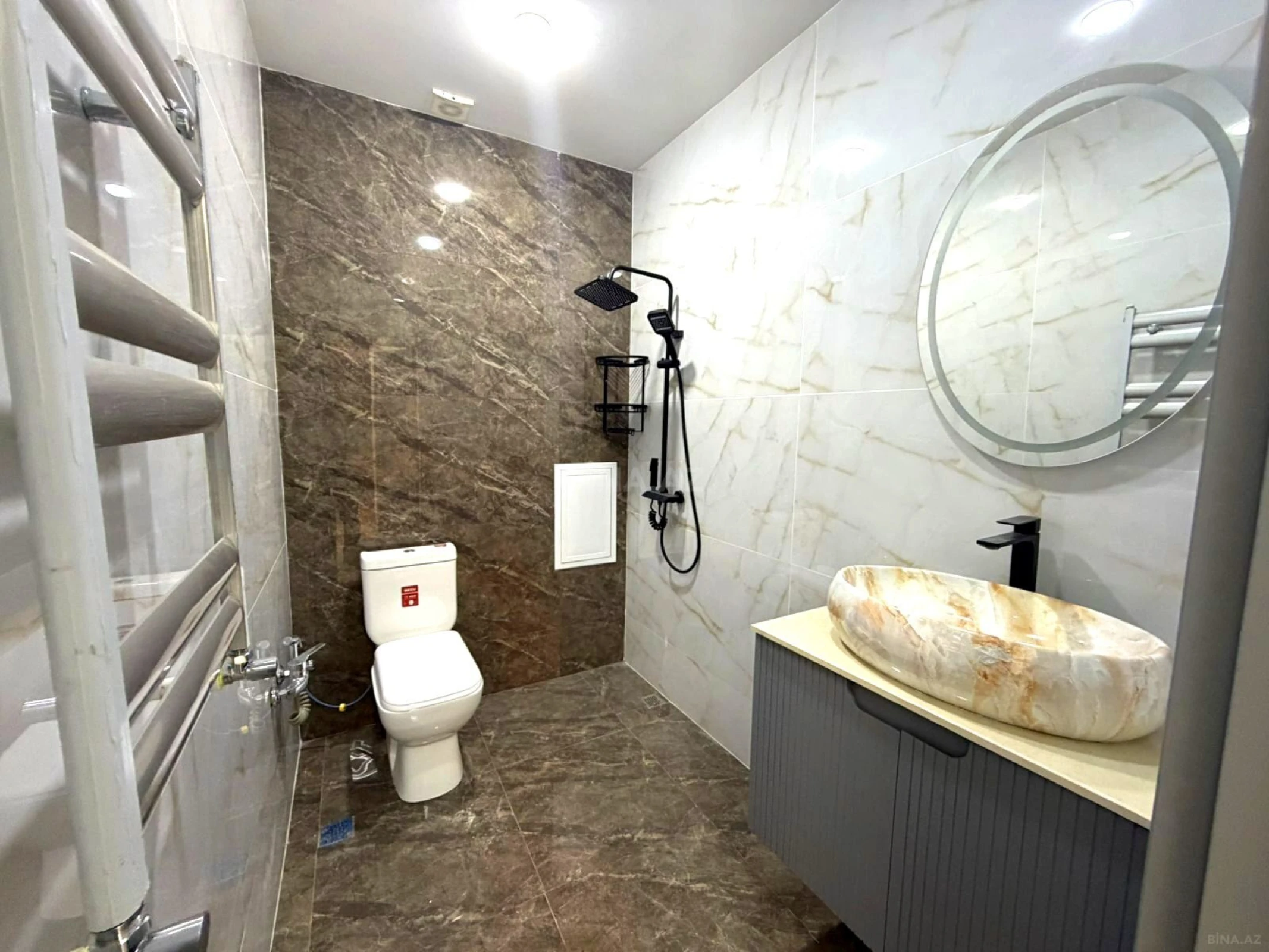Satılır 2 otaqlı mənzil 63 m²