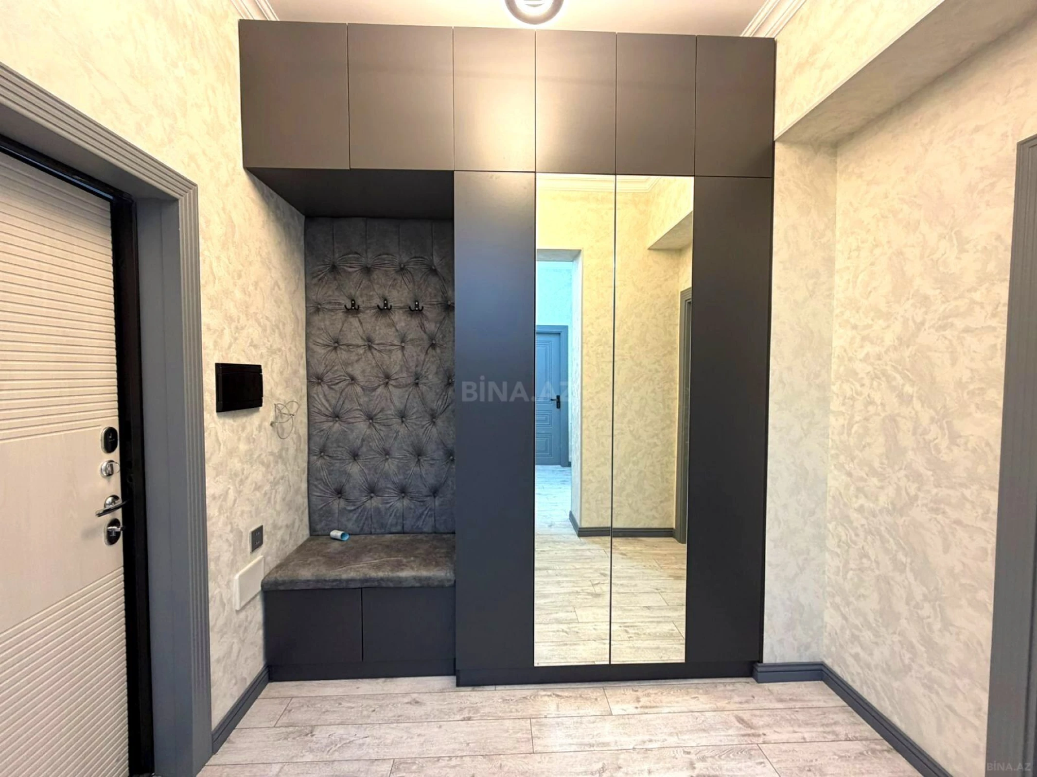 Satılır 2 otaqlı mənzil 63 m²