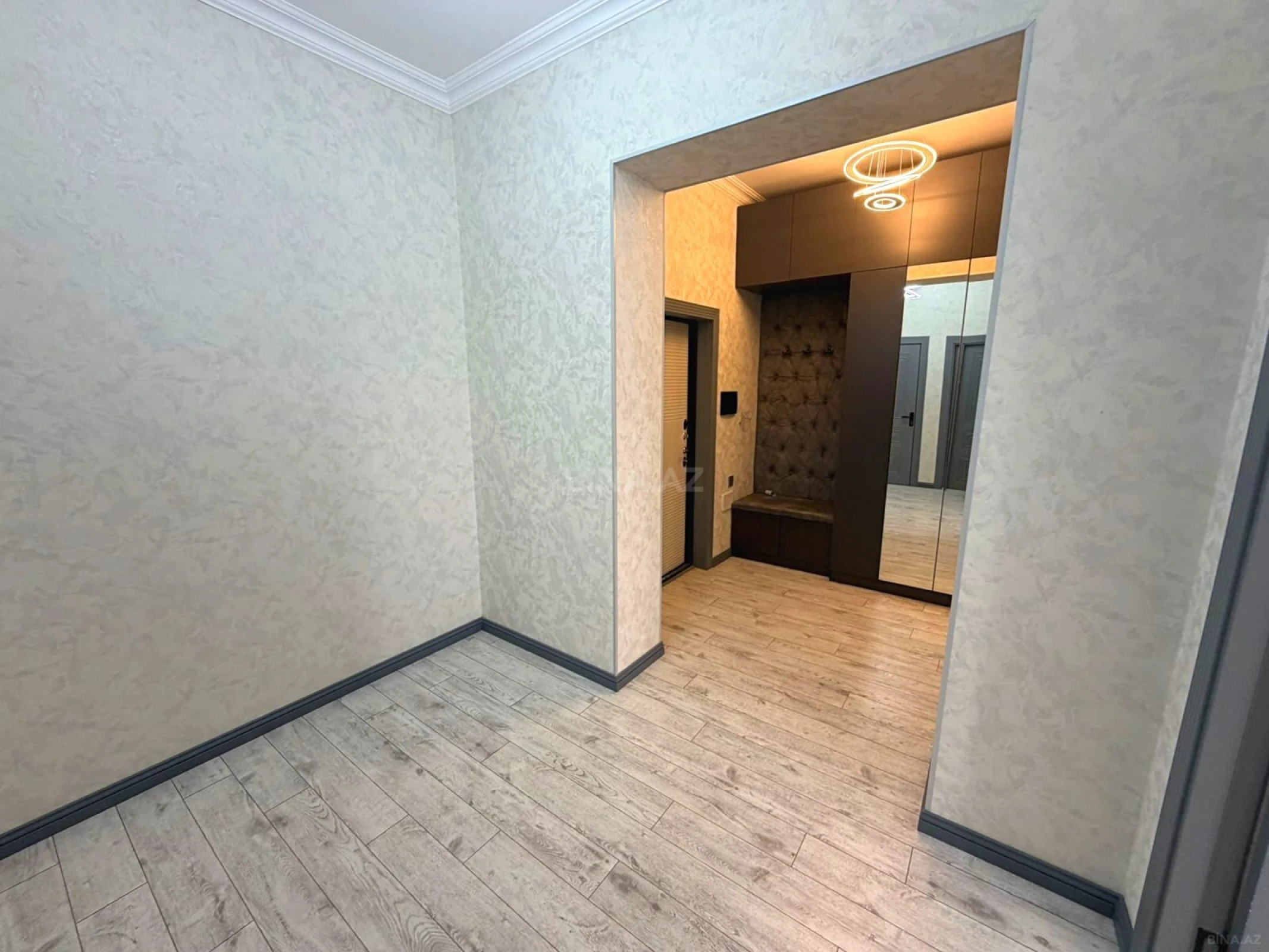 Satılır 2 otaqlı mənzil 63 m²