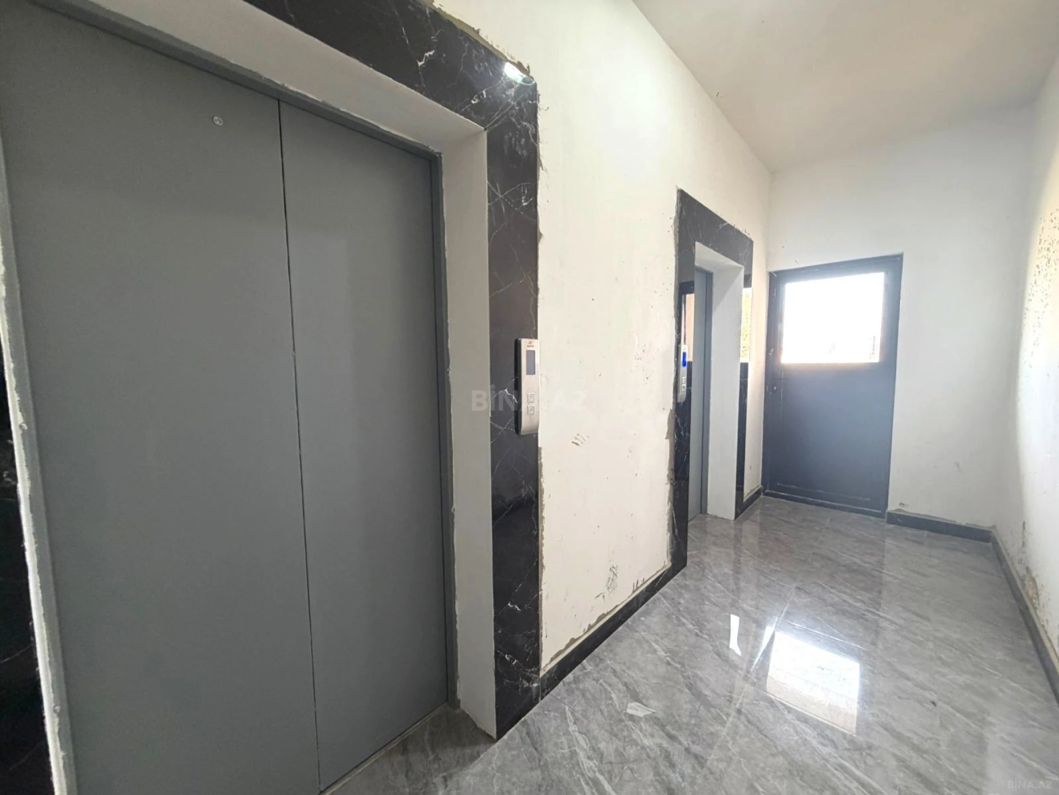 Satılır 2 otaqlı mənzil 63 m²