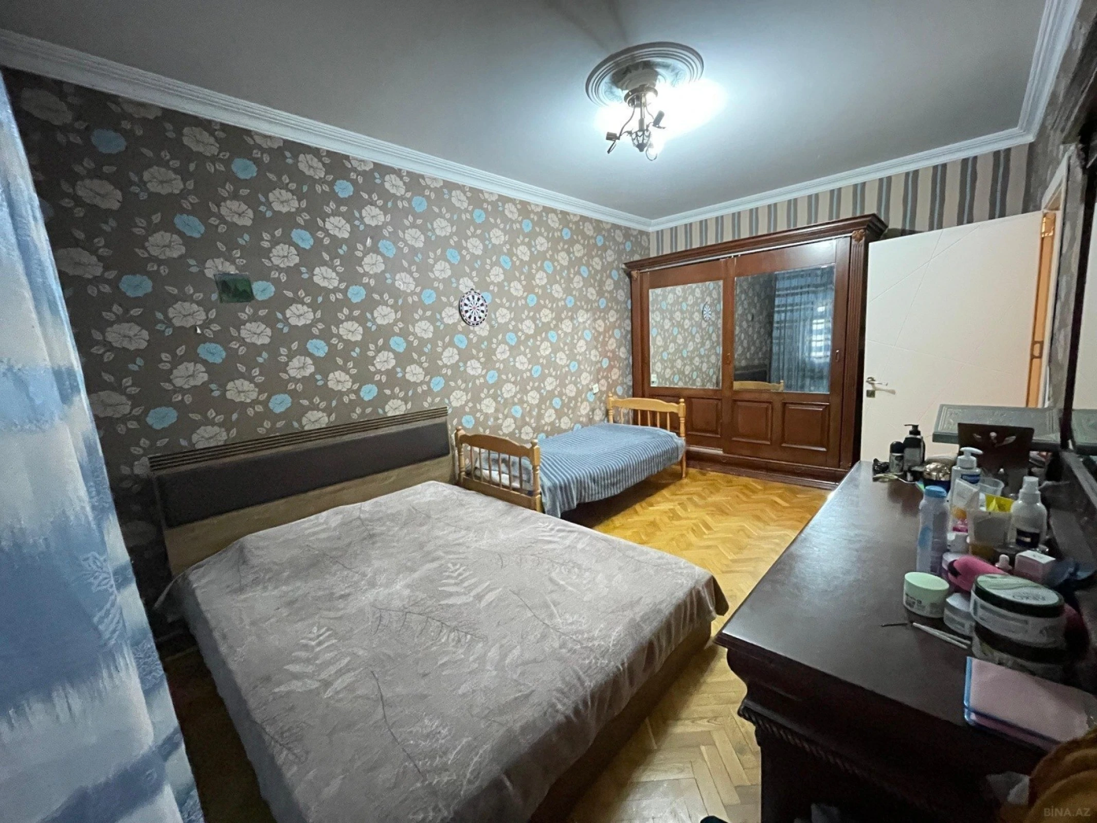 Satılır 5 otaqlı mənzil 120 m²