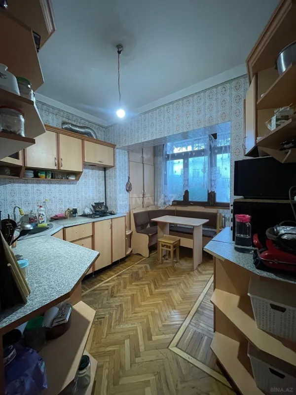 Satılır 5 otaqlı mənzil 120 m²