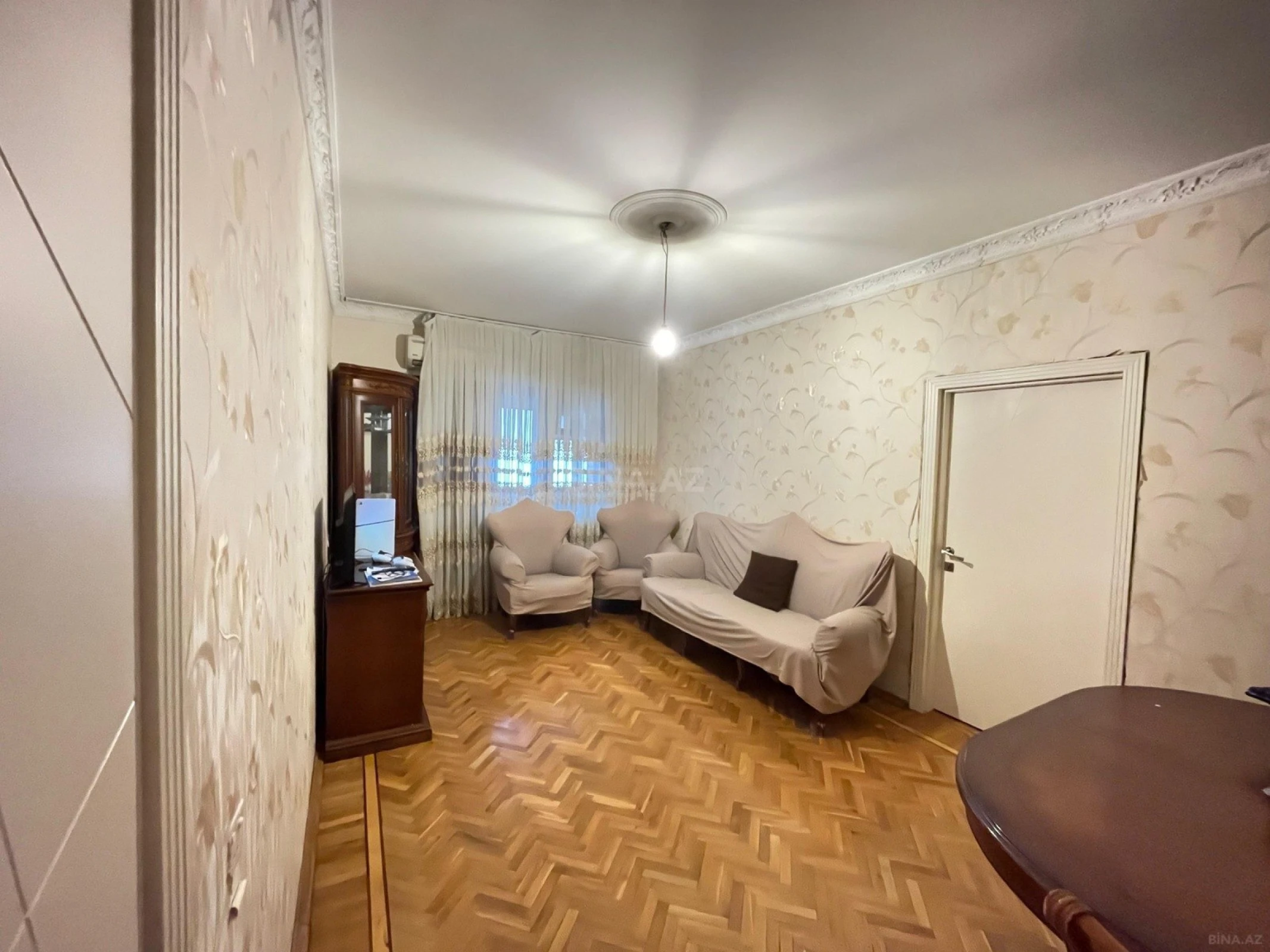 Satılır 5 otaqlı mənzil 120 m²