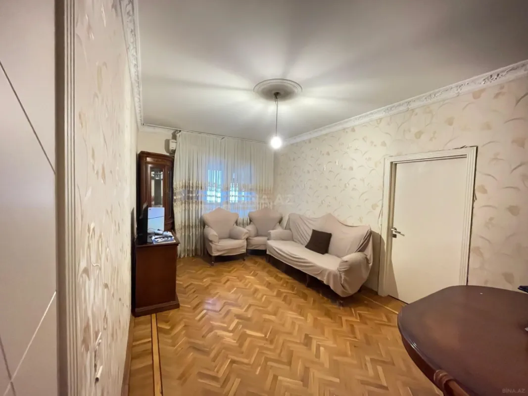 Satılır 5 otaqlı mənzil 120 m²