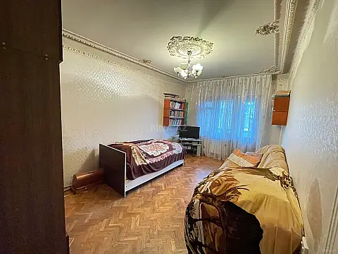 Satılır 5 otaqlı mənzil 120 m²
